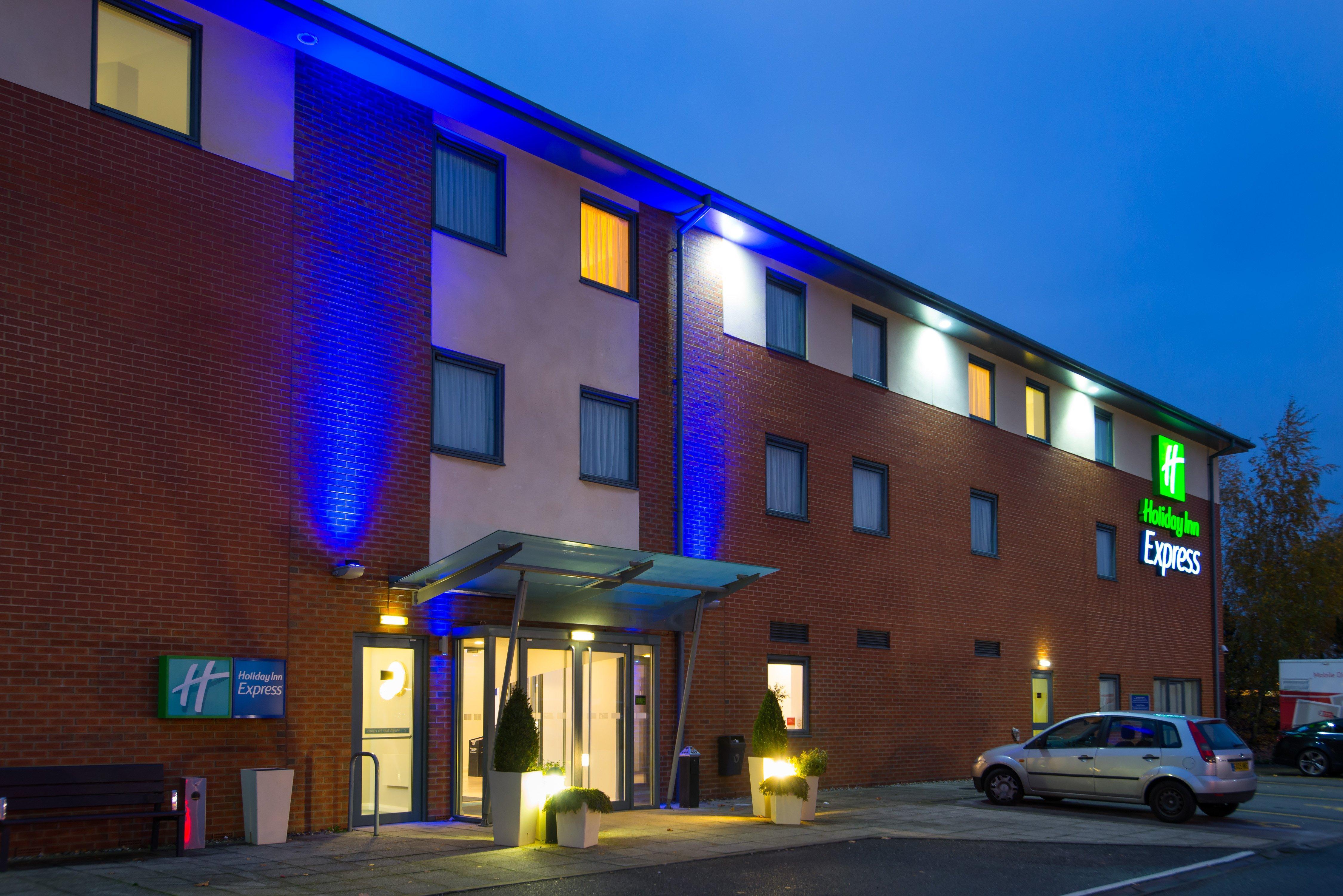 Holiday Inn Express Bedford By Ihg Екстер'єр фото