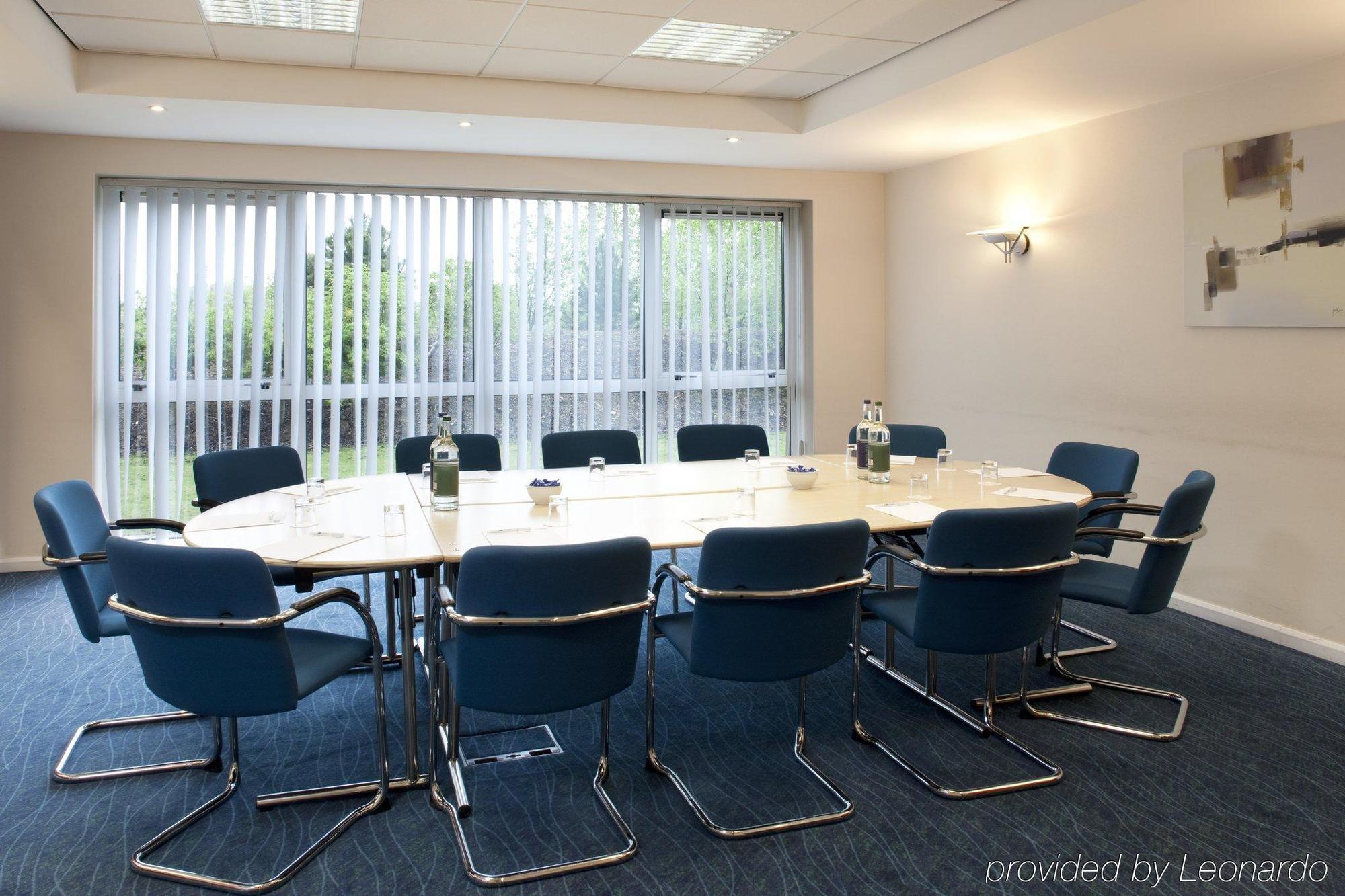 Holiday Inn Express Bedford By Ihg Екстер'єр фото